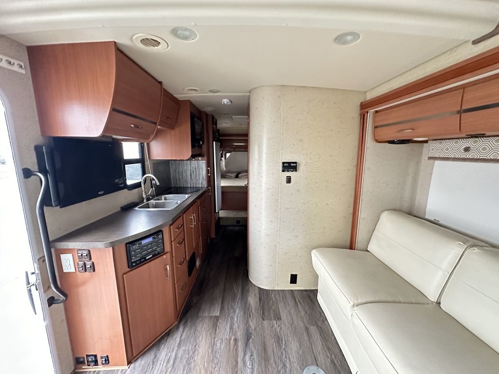 2014 Winnebago View Profile 24G 10