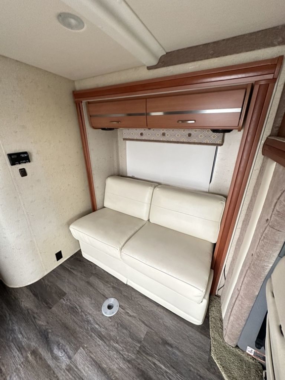 2014 Winnebago View Profile 24G 13