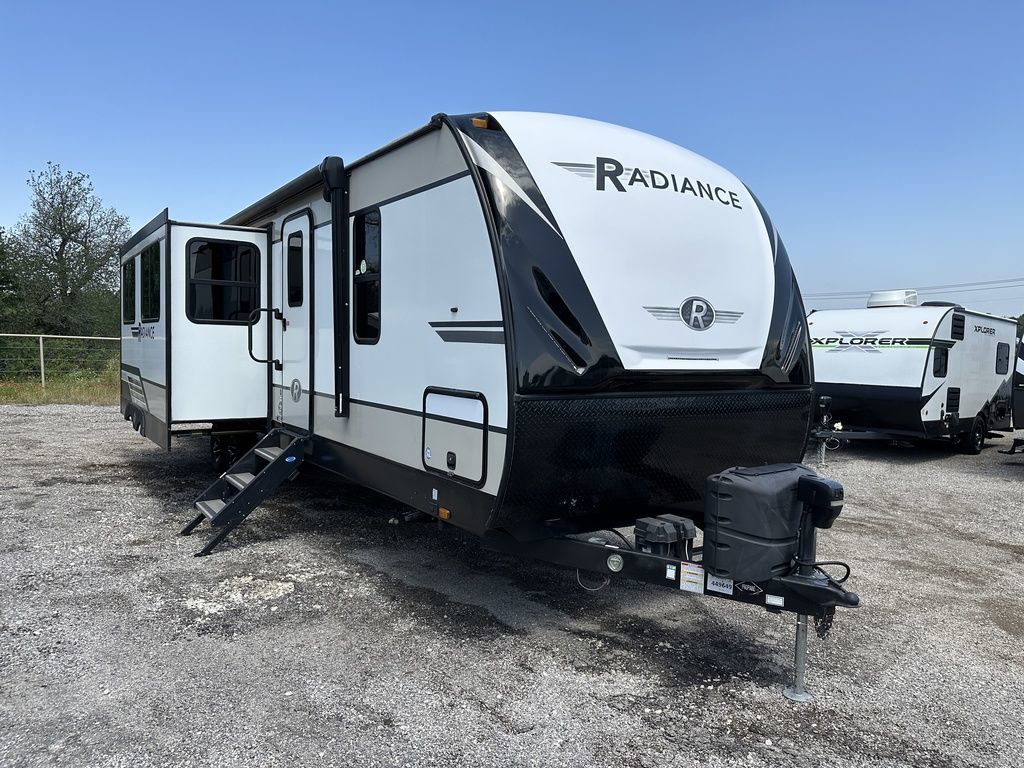 2021 Cruiser RV Radiance R-32BH 2