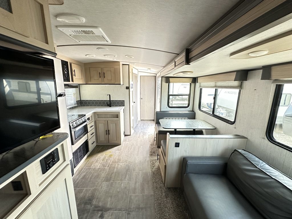 2021 Cruiser RV Radiance R-32BH 7