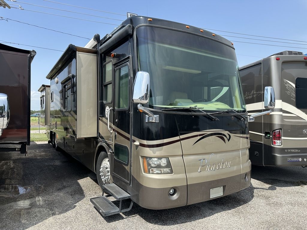 2008 Tiffin Motorhomes Phaeton 42 QRH 2