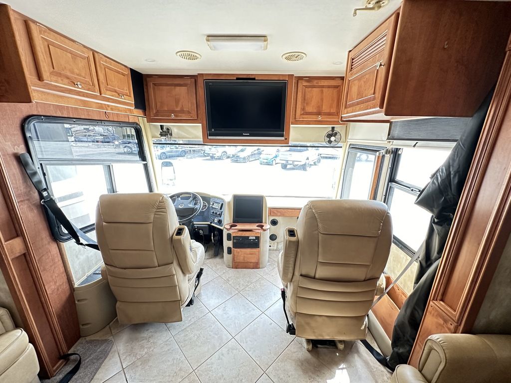 2008 Tiffin Motorhomes Phaeton 42 QRH 8