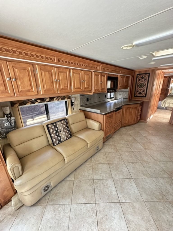 2008 Tiffin Motorhomes Phaeton 42 QRH 10