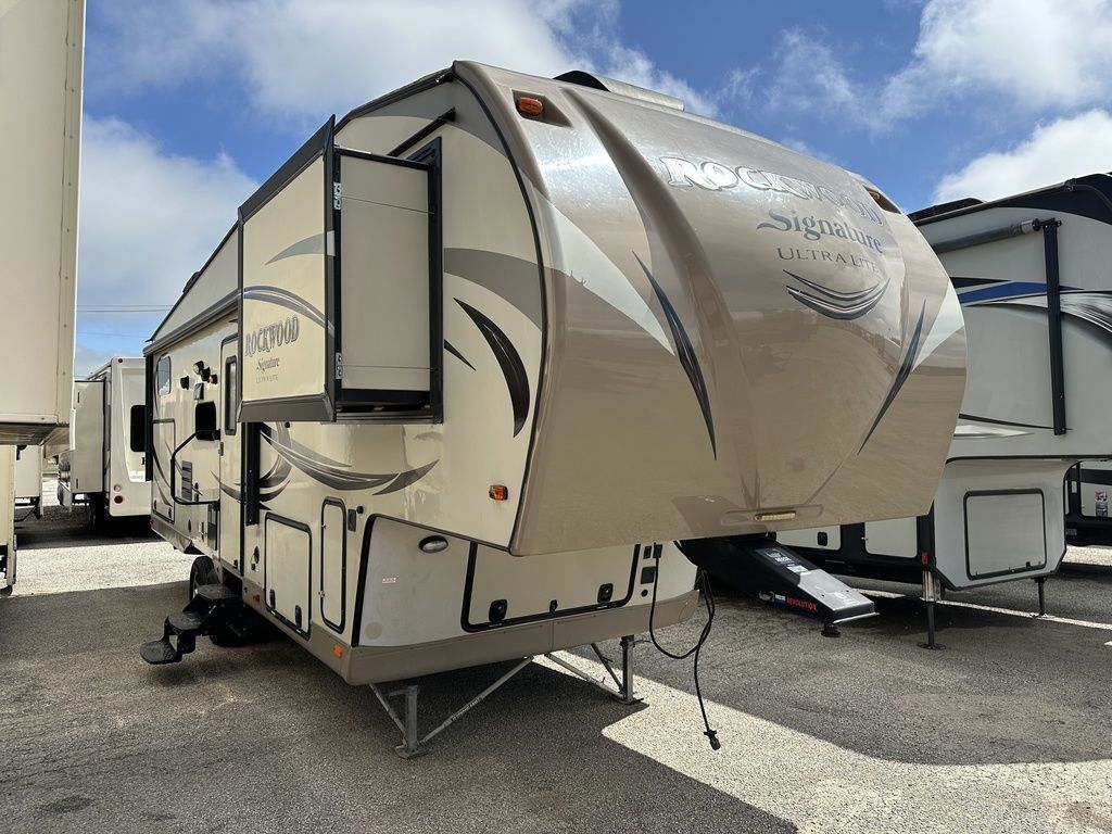 2017 Forest River Rockwood Signature Ultra Lite Travel Trailer 8291W  2