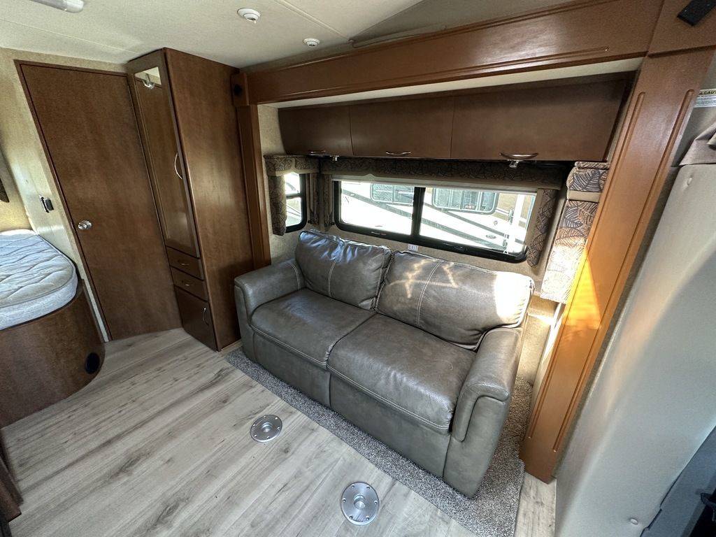 2015 Thor Motor Coach Siesta Sprinter 24SA 12