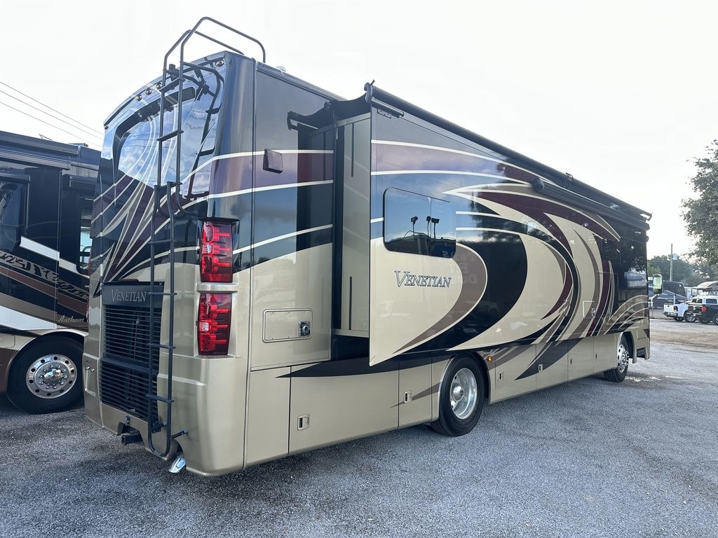 2016 Thor Motor Coach Venetian M37 6