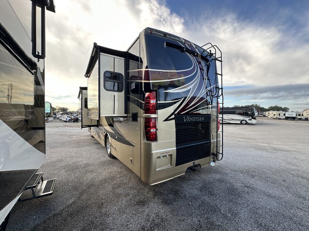 2016 Thor Motor Coach Venetian M37 7