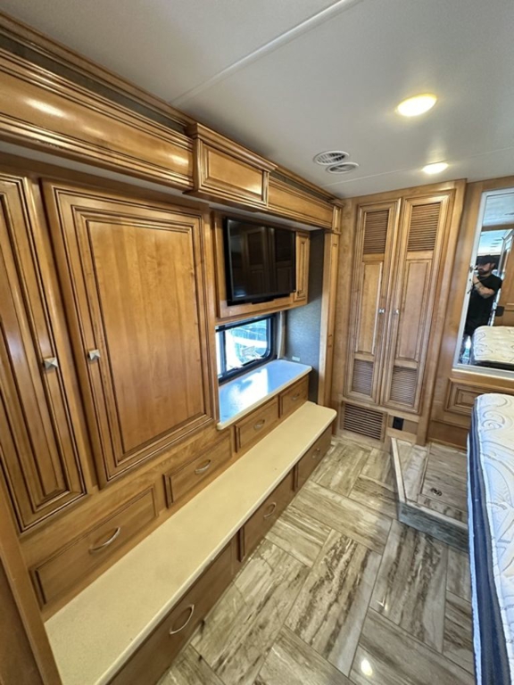 2016 Thor Motor Coach Venetian M37 36