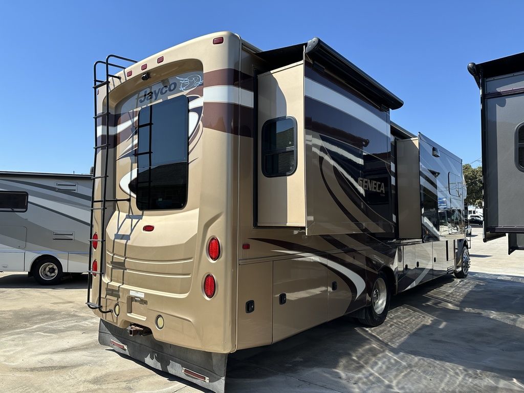 2016 Jayco Seneca 37 TS 3