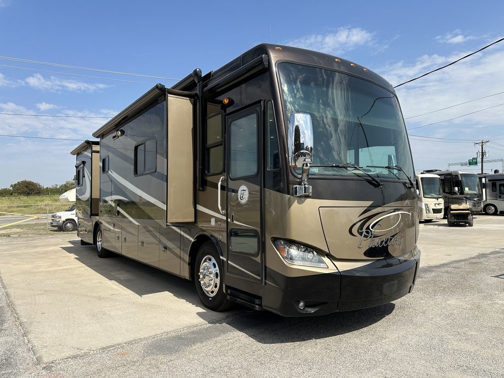 2012 Tiffin Motorhomes Phaeton 40 QBH 2