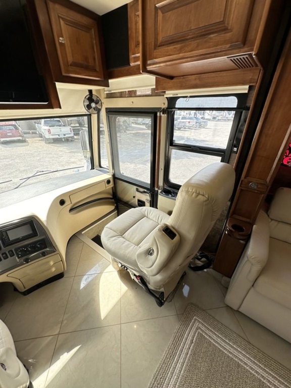 2012 Tiffin Motorhomes Phaeton 40 QBH 15