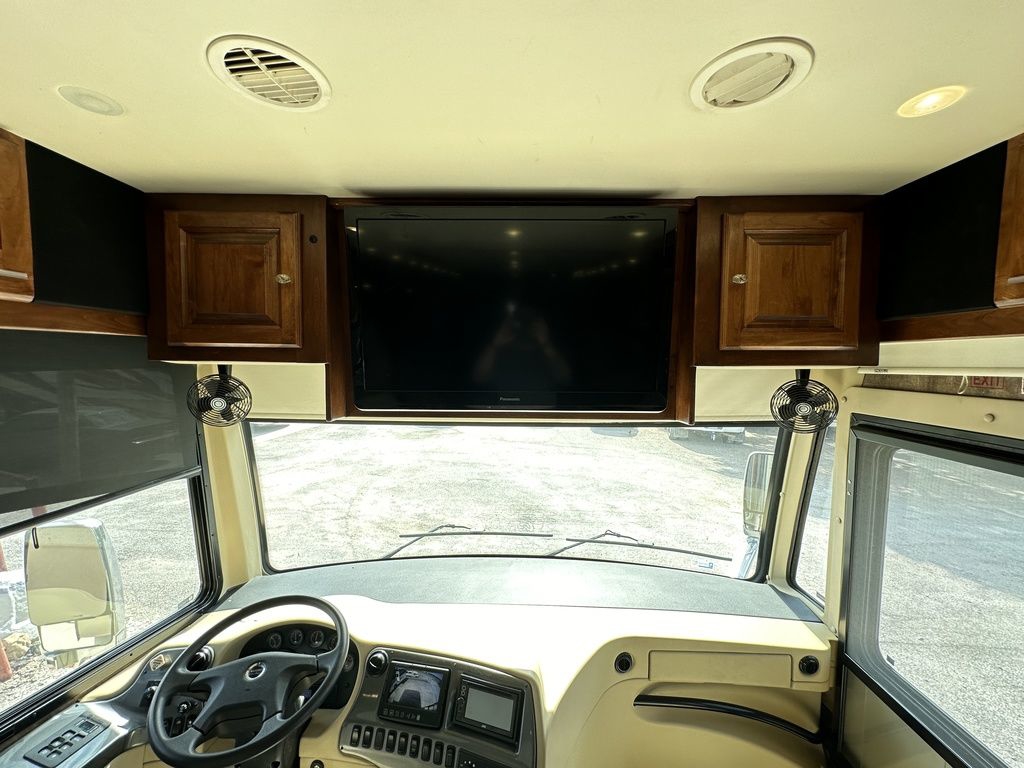 2012 Tiffin Motorhomes Phaeton 40 QBH 16