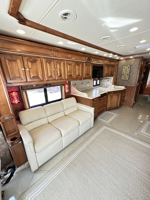 2012 Tiffin Motorhomes Phaeton 40 QBH 19