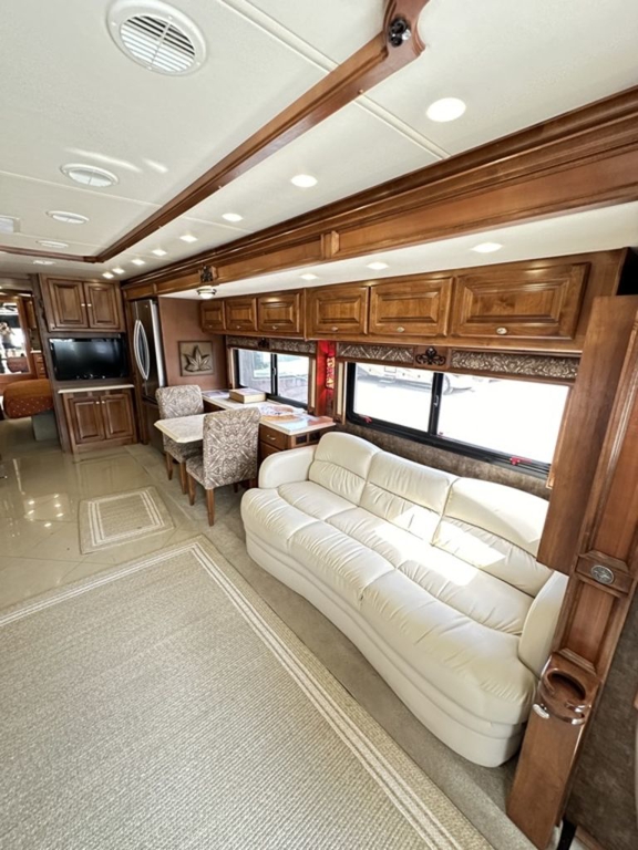 2012 Tiffin Motorhomes Phaeton 40 QBH 20