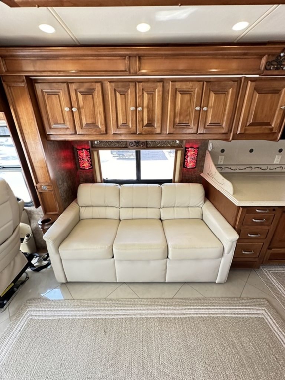 2012 Tiffin Motorhomes Phaeton 40 QBH 22