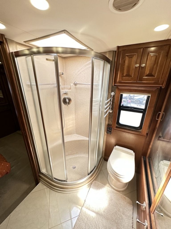 2012 Tiffin Motorhomes Phaeton 40 QBH 35