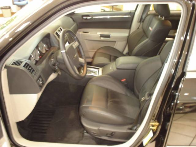 2005 Ford Explorer XLT photo