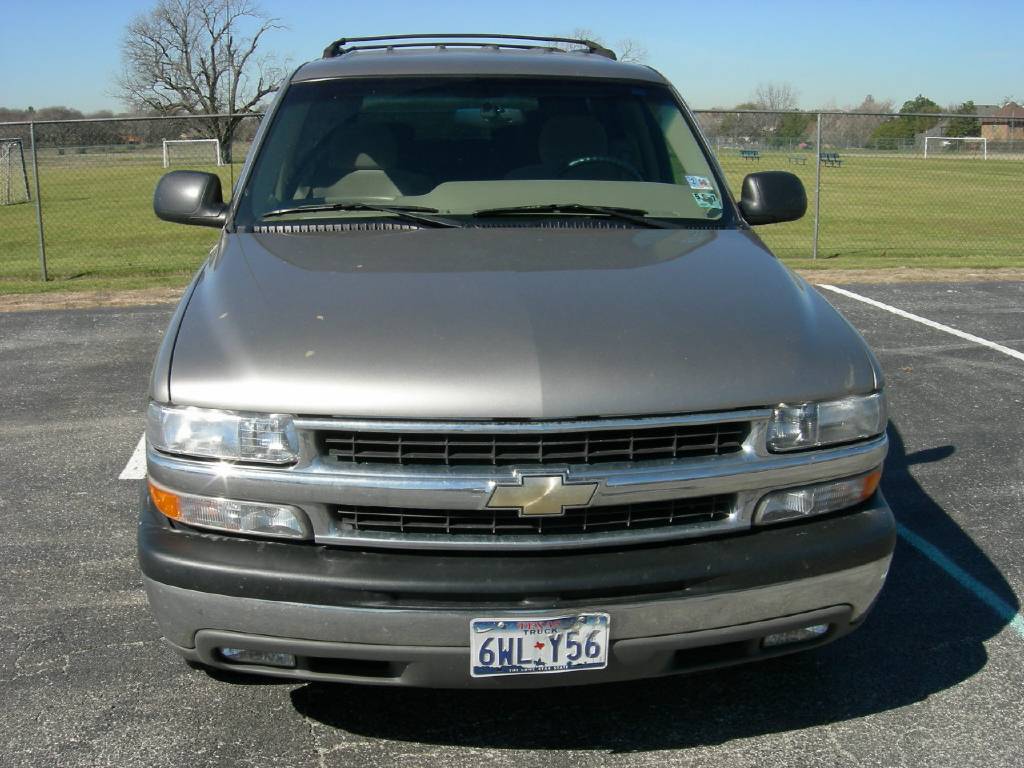2004 Chevrolet Tahoe LS photo
