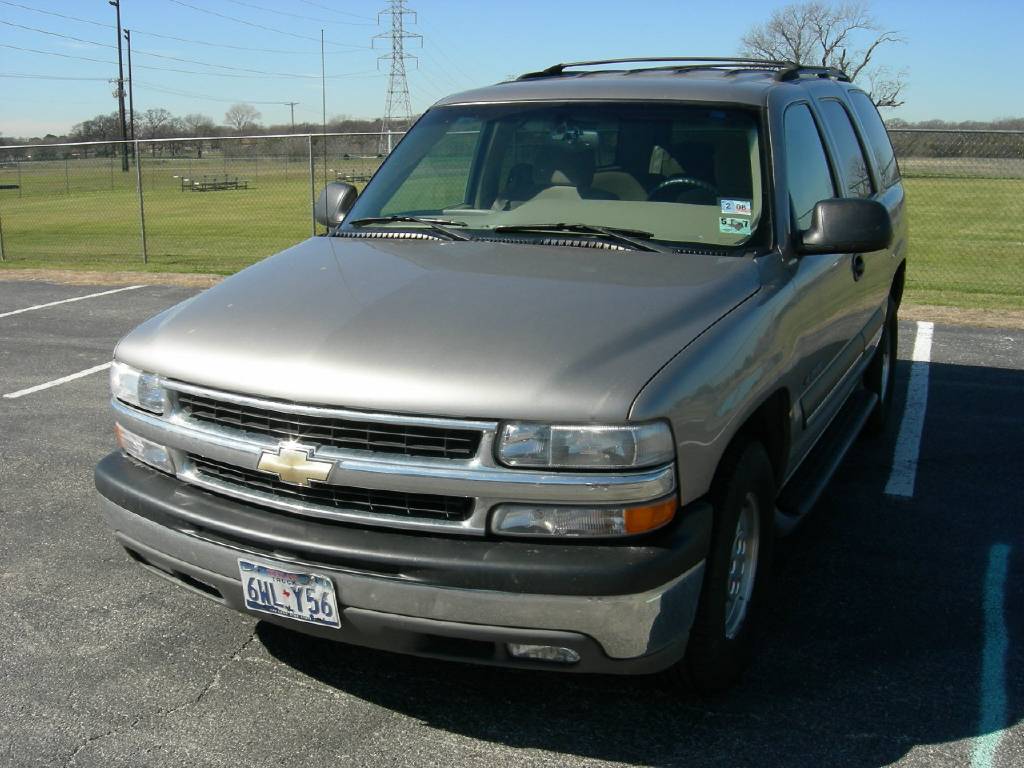 2004 Chevrolet Tahoe LS photo