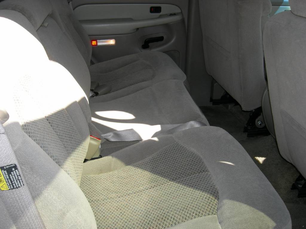 2004 Chevrolet Tahoe LS photo
