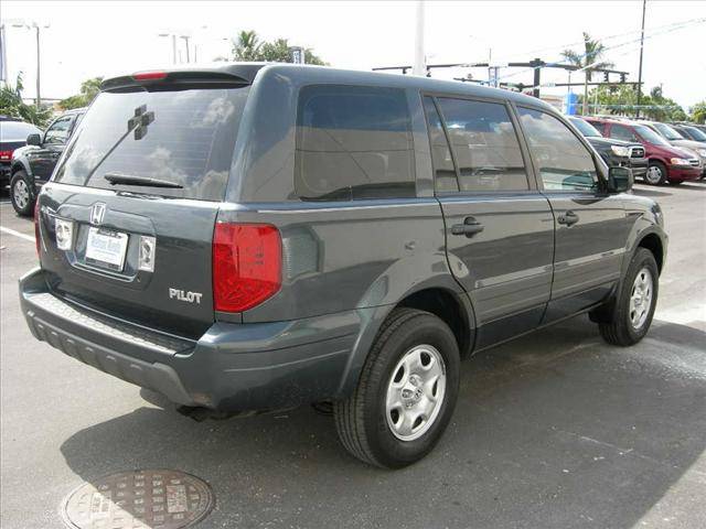 2005 Honda Pilot LX photo