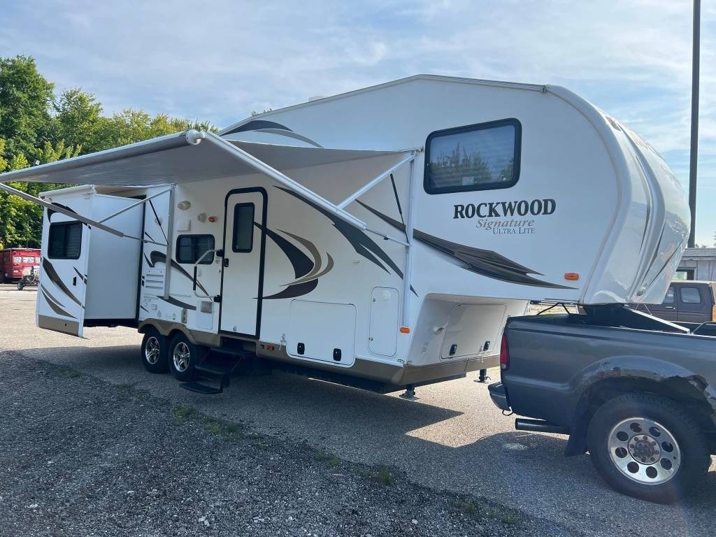 2013 Forest River Rockwood Signature Ultra Lite 8288WS