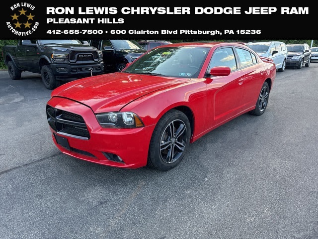 The 2014 Dodge Charger SXT photos