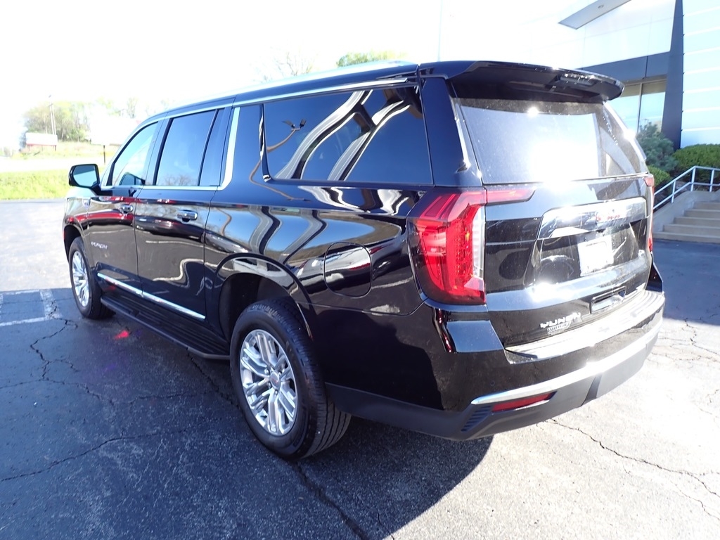 2022 GMC Yukon XL SLT photo
