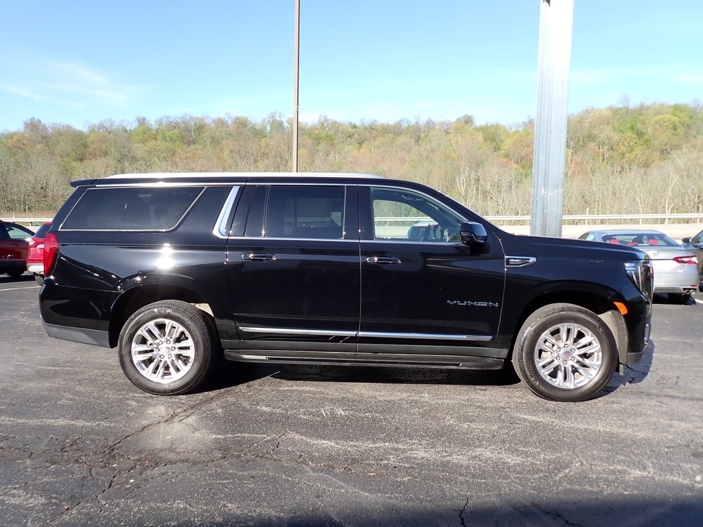 2022 GMC Yukon XL SLT photo