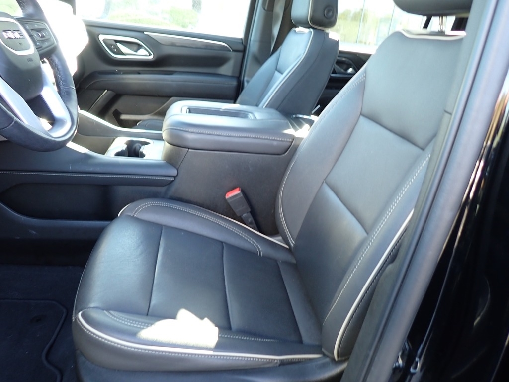 2022 GMC Yukon XL SLT photo