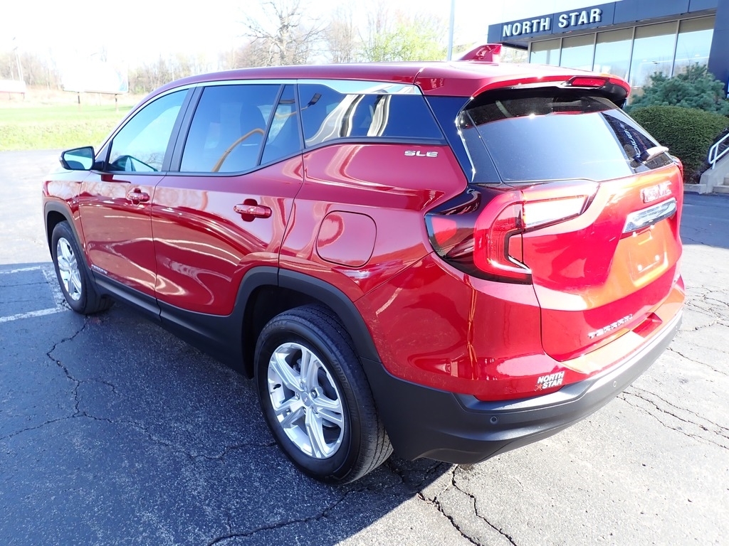 2022 GMC Terrain SLE photo