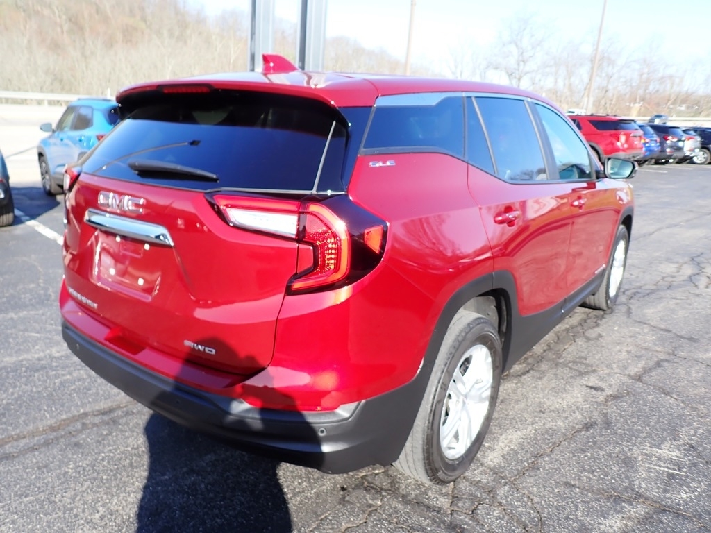 2022 GMC Terrain SLE photo