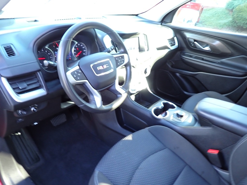 2022 GMC Terrain SLE photo